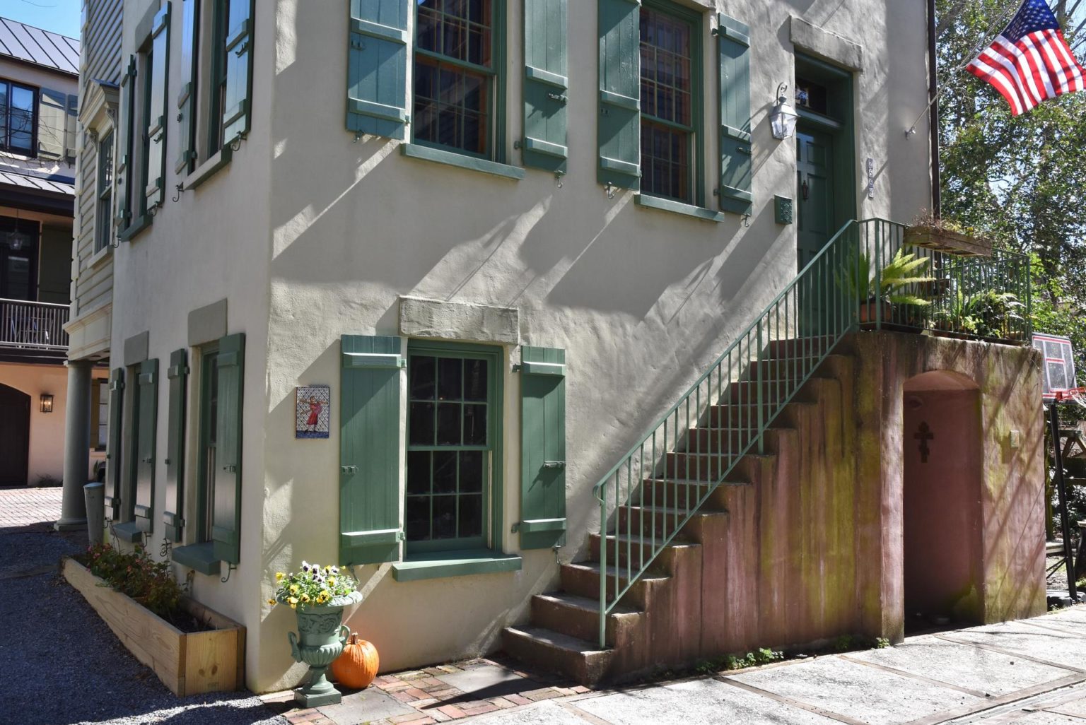 21 Catfiddle Street New World Byzantine