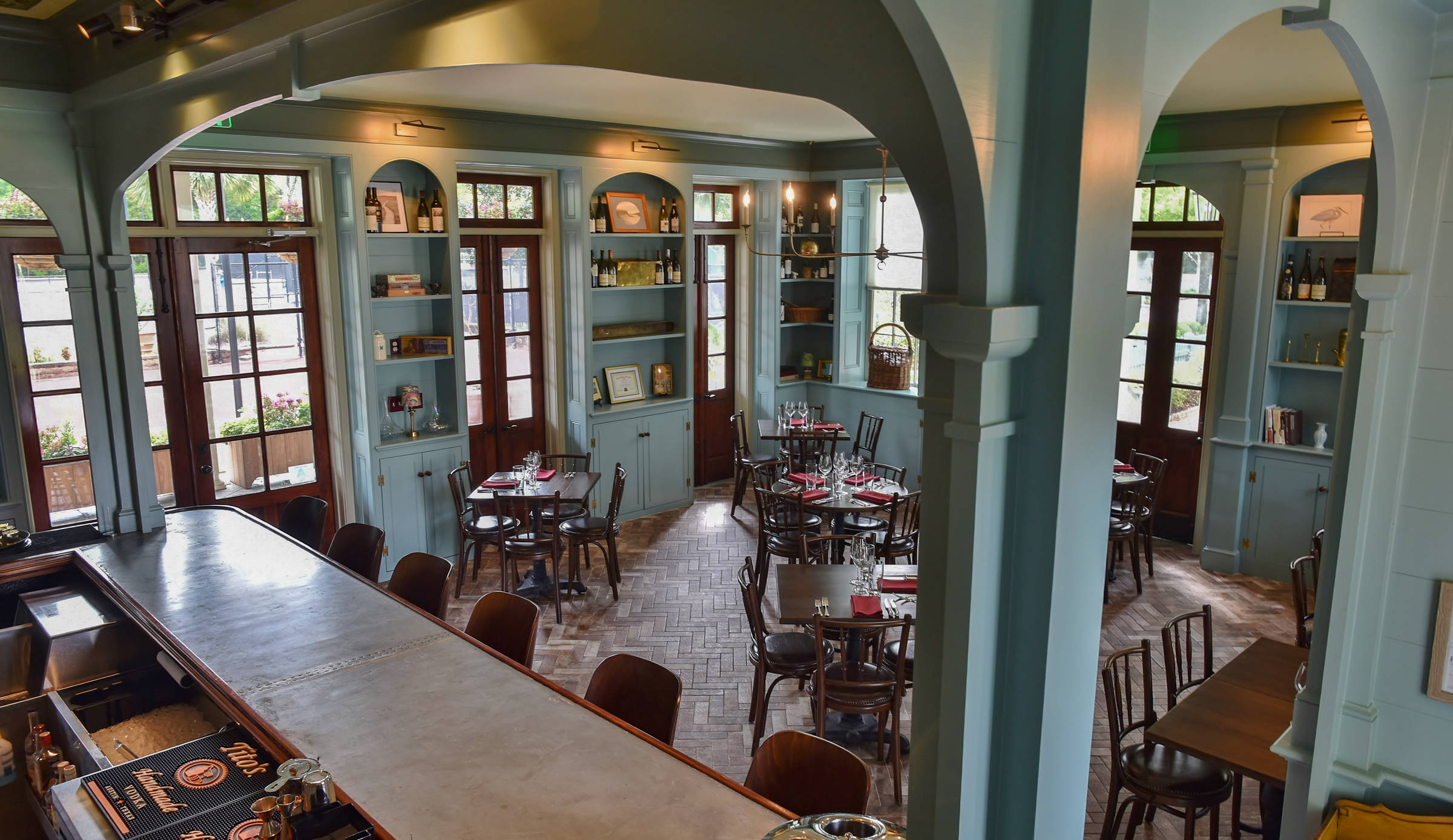 I'On Club Restaurant Interior